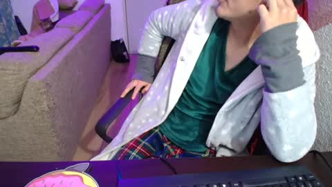 Snapshot of kael_art_d chatting on December 30, 3:14 am kael_art_d online show from December 30, 3:14 am