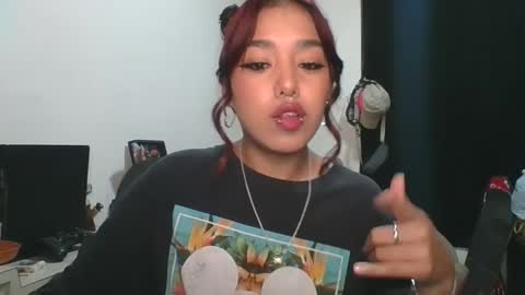 KAHELIINDEPENDENT MODEL online show from October 11, 10:02 pm