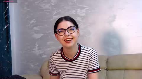 Kaila Lewis online show from June 24, 7:10 pm