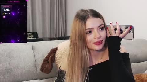 Snapshot of kailyn_moen01 chatting on January 16, 1:37 am Kailyn online show from January 16, 1:37 am
