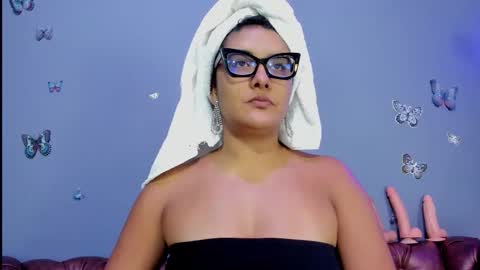 kaira_mosse_ online show from November 14, 11:23 am