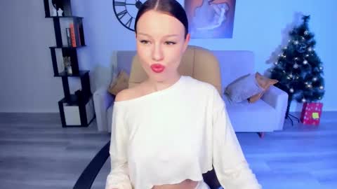 Kaitlyn online show from December 25, 5:26 pm