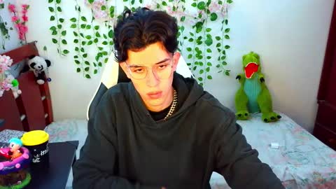 kaito_sk online show from October 2, 10:47 am