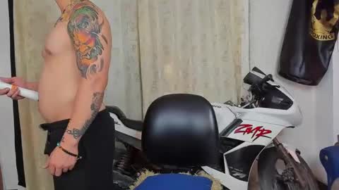 Snapshot of kaledd_musclee chatting on January 10, 7:11 pm Kaledd musclees room Master online show from January 10, 7:11 pm