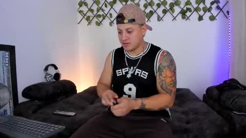 Snapshot of kaledd_musclee chatting on September 19, 5:27 pm Kaledd musclees room Master online show from September 19, 5:27 pm