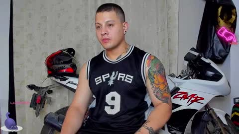 Snapshot of kaledd_musclee chatting on December 29, 3:22 am Kaledd musclees room Master online show from December 29, 3:22 am