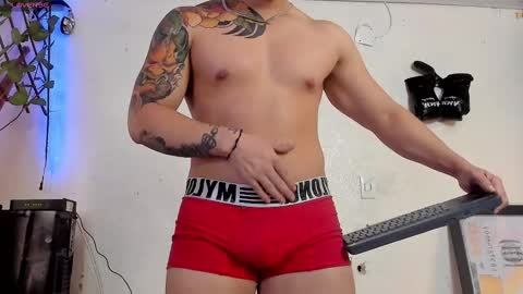 Snapshot of kaledd_musclee chatting on February 25, 8:21 pm Kaledd musclees room Master online show from February 25, 8:21 pm
