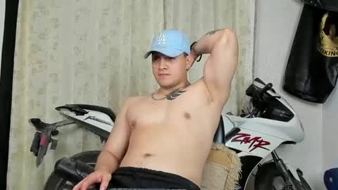 Snapshot of kaledd_musclee chatting on January 10, 10:25 pm Kaledd musclees room Master online show from January 10, 10:25 pm