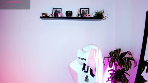 Kali Ka Please help me with your thumbs up its important   dont forget my birthday on October 26 online show from September 27, 6:05 pm