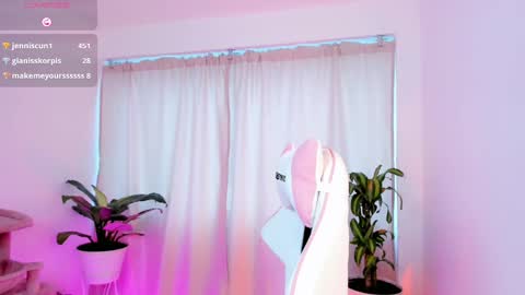 Snapshot of kali_ka chatting on February 22, 4:19 pm Kali Ka Please help me with your thumbs up its important dont forget my birthday on October 26 online show from February 22, 4:19 pm