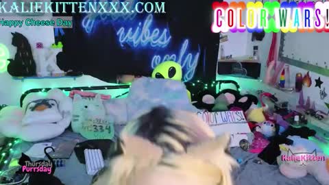 KalieKitten online show from June 4, 11:33 pm