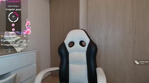 Zoe online show from October 18, 12:37 am