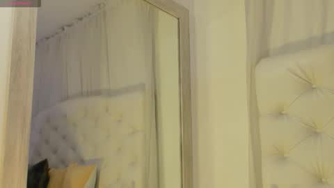    online show from November 25, 3:00 pm