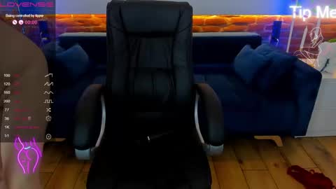 kamilahot25 online show from March 5, 4:45 am