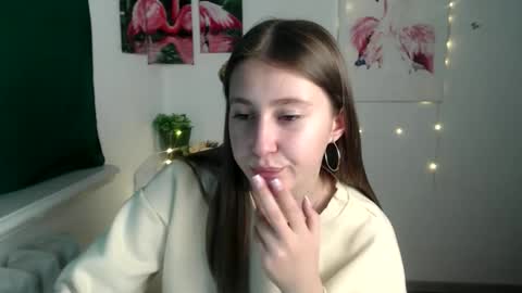 kamilla_love_ online show from October 24, 12:50 pm