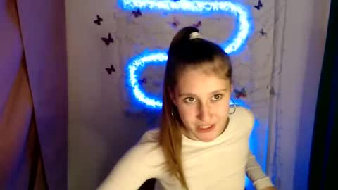 kamilla_love_ online show from September 25, 4:58 pm