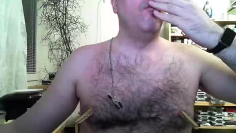 Snapshot of kamiluc1974_2 chatting on February 24, 9:31 pm Kamil Lipovy online show from February 24, 9:31 pm