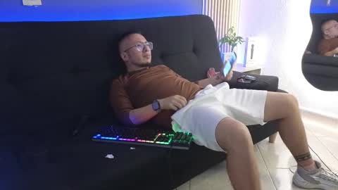 kamyan_osmad online show from September 10, 4:57 am