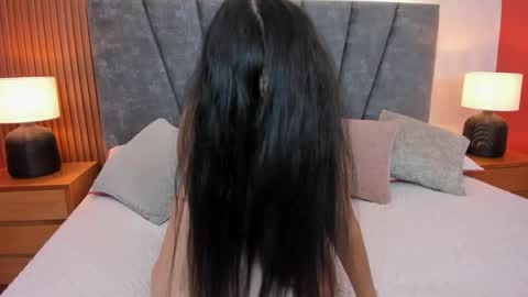 Deisy Miller online show from May 13, 7:01 pm