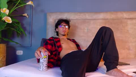 kane_del_toro online show from December 3, 2:12 am