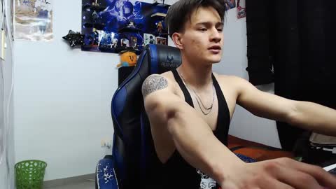 Snapshot of kanekixxxhot chatting on September 20, 1:25 pm andres online show from September 20, 1:25 pm