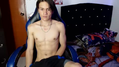 Snapshot of kanekixxxhot chatting on March 5, 10:54 pm andres online show from March 5, 10:54 pm