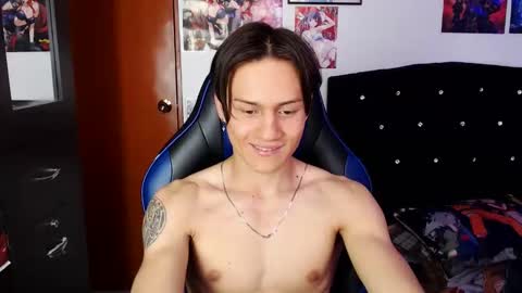 Snapshot of kanekixxxhot chatting on March 10, 8:23 pm andres online show from March 10, 8:23 pm