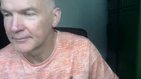 Robbie online show from May 2, 8:20 am