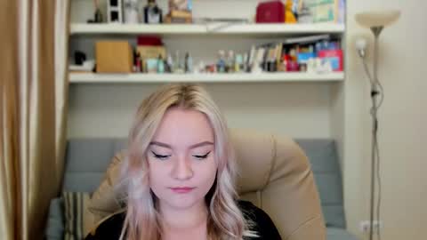 Snapshot of kara_smith_ chatting on September 11, 10:22 pm Kara. Off from 15th till 24th of December online show from September 11, 10:22 pm