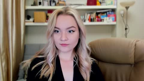 Snapshot of kara_smith_ chatting on September 12, 10:23 pm Kara. Off from 15th till 24th of December online show from September 12, 10:23 pm