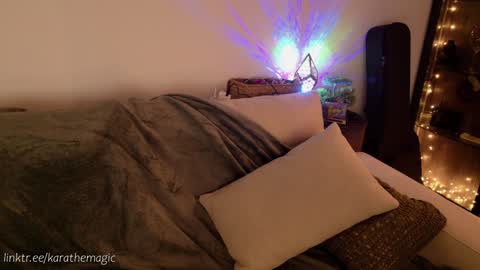 Snapshot of karathemagic chatting on February 2, 3:54 am I am here around 5am GMT karathemagic online show from February 2, 3:54 am