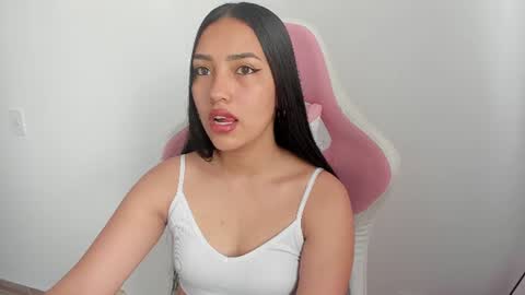 karely_sweet_ online show from July 1, 2:37 pm