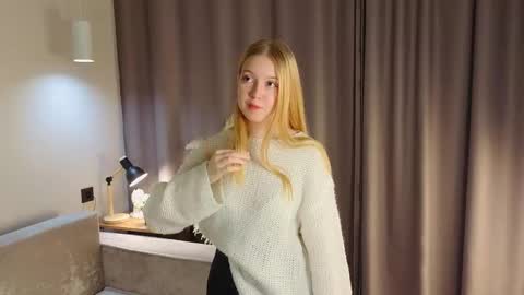 Annie online show from September 22, 7:23 am