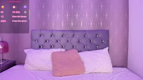 karen_roxe online show from April 23, 8:32 pm