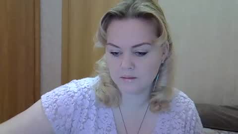 karennelsonx online show from March 10, 9:12 am