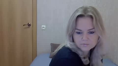 karennelsonx online show from October 8, 8:42 am