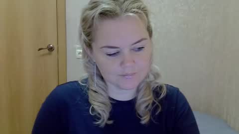 karennelsonx online show from September 9, 1:33 pm