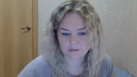 karennelsonx online show from October 17, 3:38 pm