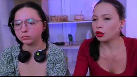 kari_pirs online show from September 17, 8:51 am