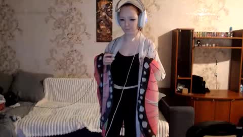 Lisa Backler online show from September 15, 4:41 pm