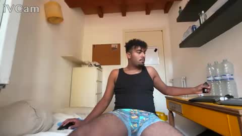 Snapshot of karim03larbi chatting on September 22, 1:04 pm karim03larbi online show from September 22, 1:04 pm