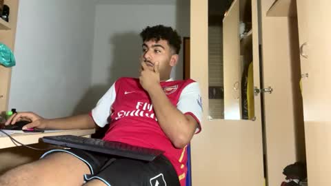 Snapshot of karim03larbi chatting on March 12, 7:47 pm karim03larbi online show from March 12, 7:47 pm