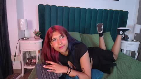 Snapshot of karin_ks chatting on February 14, 8:31 am Karina online show from February 14, 8:31 am