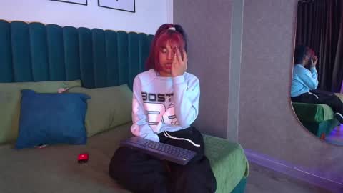 Snapshot of karin_ks chatting on February 12, 8:27 am Karina online show from February 12, 8:27 am