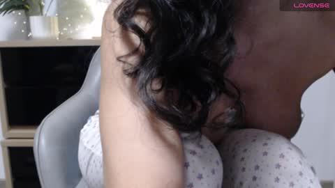 Snapshot of karin_lover chatting on February 5, 9:15 am You can call me K online show from February 5, 9:15 am