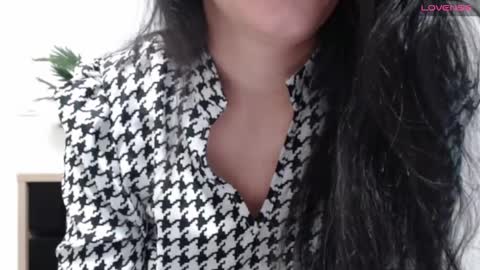 Snapshot of karin_lover chatting on December 6, 6:53 am You can call me K online show from December 6, 6:53 am