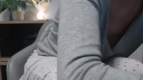 You can call me K  online show from October 17, 6:17 am