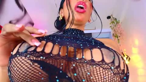 karina4squirt online show from December 22, 5:10 pm