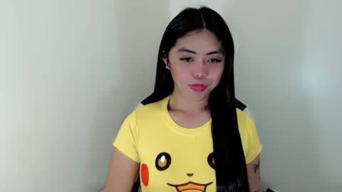 I AM BELLE online show from April 3, 1:29 pm