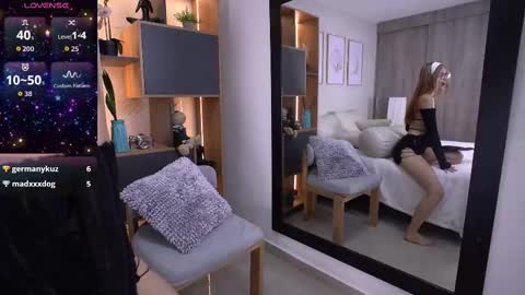 Snapshot of karina_lopezz chatting on September 10, 8:54 pm Karina online show from September 10, 8:54 pm